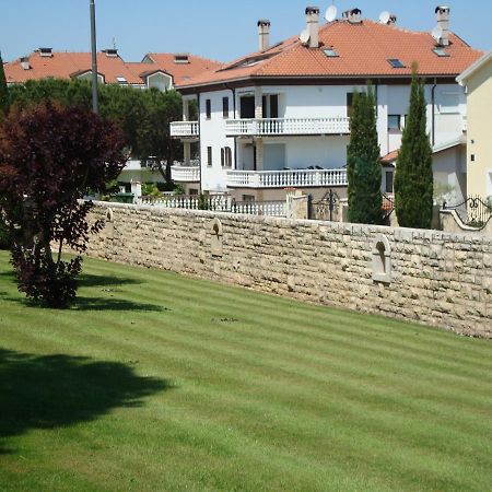 Apartman Carmen Crveni Vrh Exterior photo